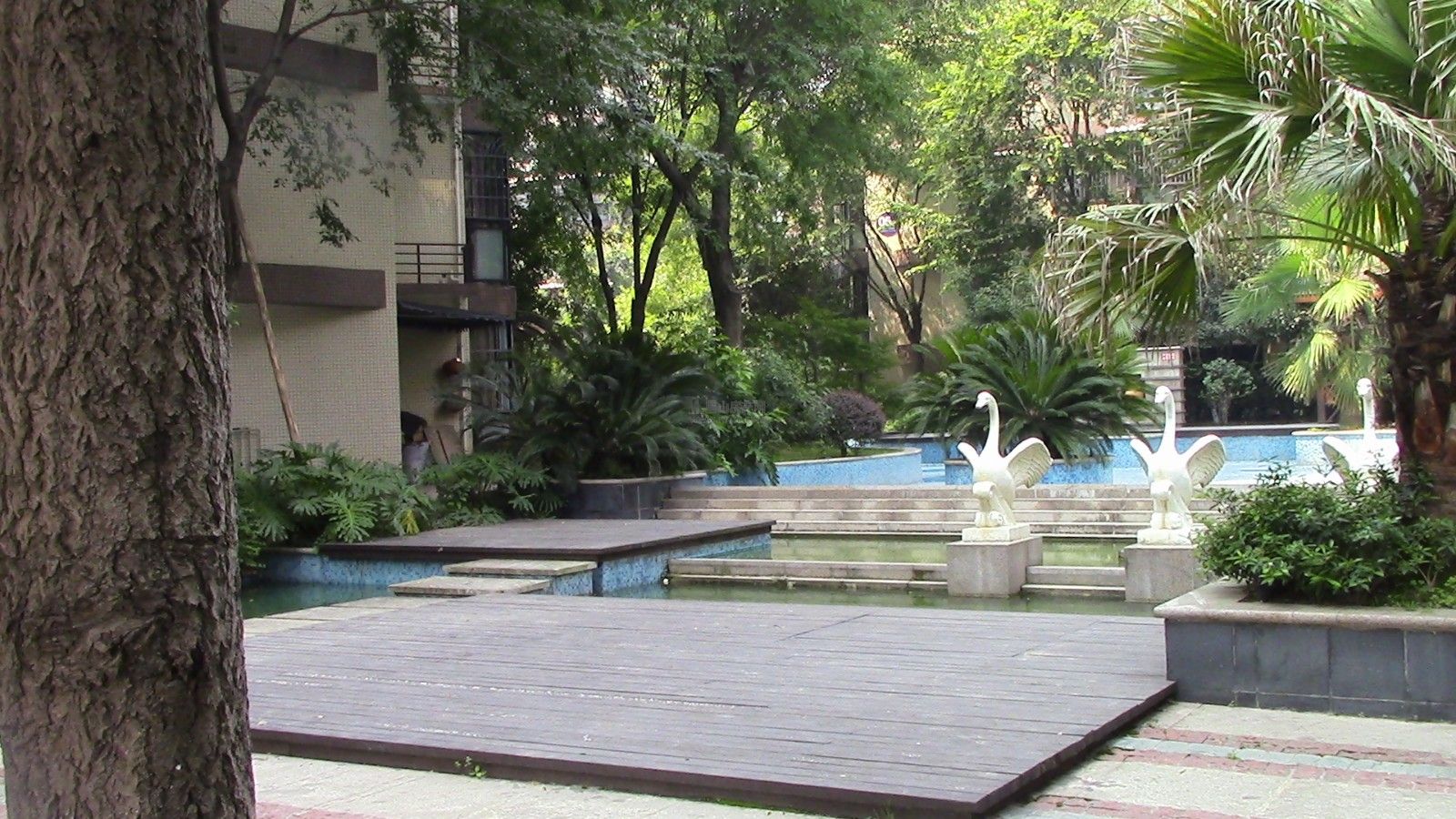 华陆世纪景城4F 2/2 80.33.8万包证 约80㎡全新精装送平台 信息多多