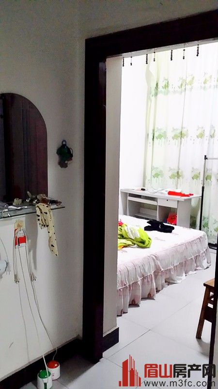 百坡路183号学府轩 3室2厅2卫 121.94㎡