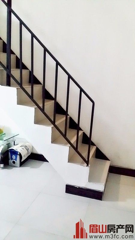 百坡路183号学府轩 3室2厅2卫 121.94㎡