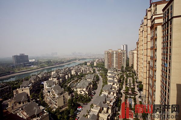 天盛长岛电梯中庭3跃4 4室2厅2卫 177㎡