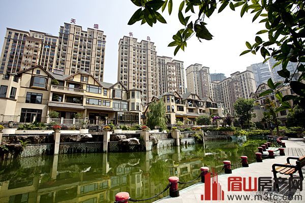 天盛长岛电梯中庭3跃4 4室2厅2卫 177㎡