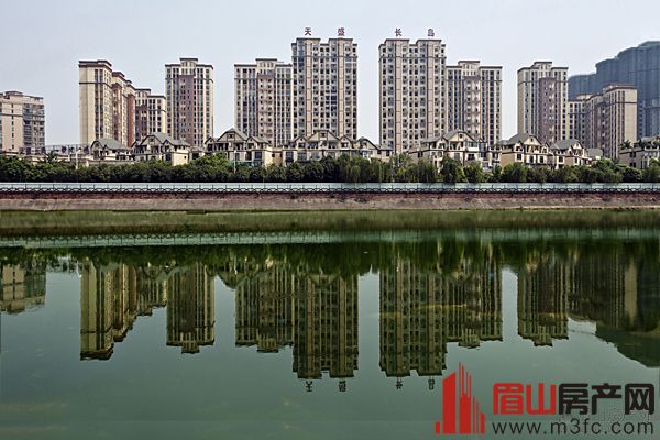 天盛长岛电梯中庭3跃4 4室2厅2卫 177㎡