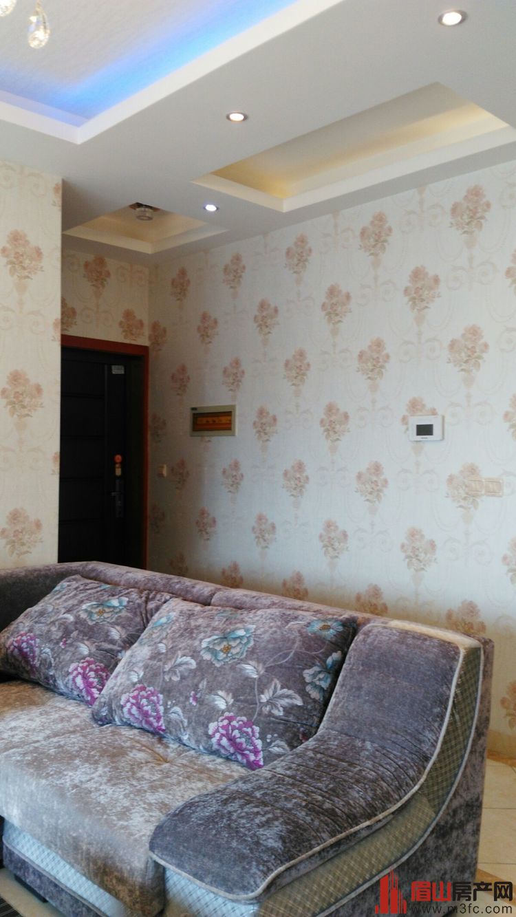 锦地上城22F 3/2 110㎡ 豪华装修 全套家具家电设施齐全 学区房 69.8万包证