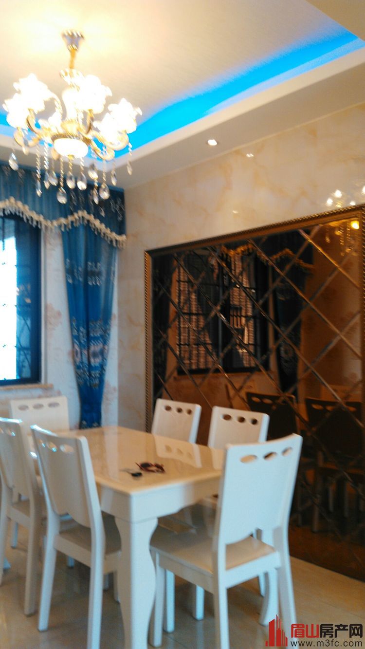 锦地上城22F 3/2 110㎡ 豪华装修 全套家具家电设施齐全 学区房 69.8万包证