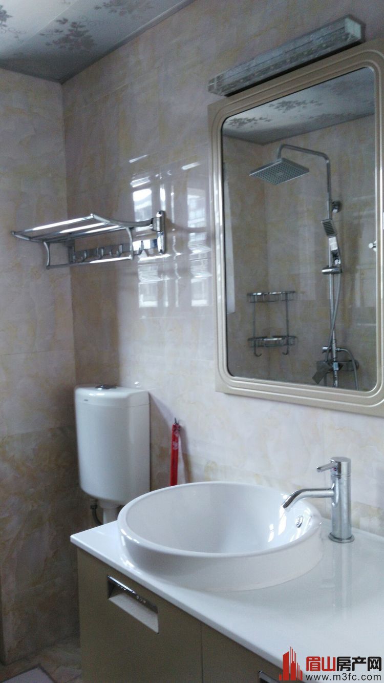 锦地上城22F 3/2 110㎡ 豪华装修 全套家具家电设施齐全 学区房 69.8万包证