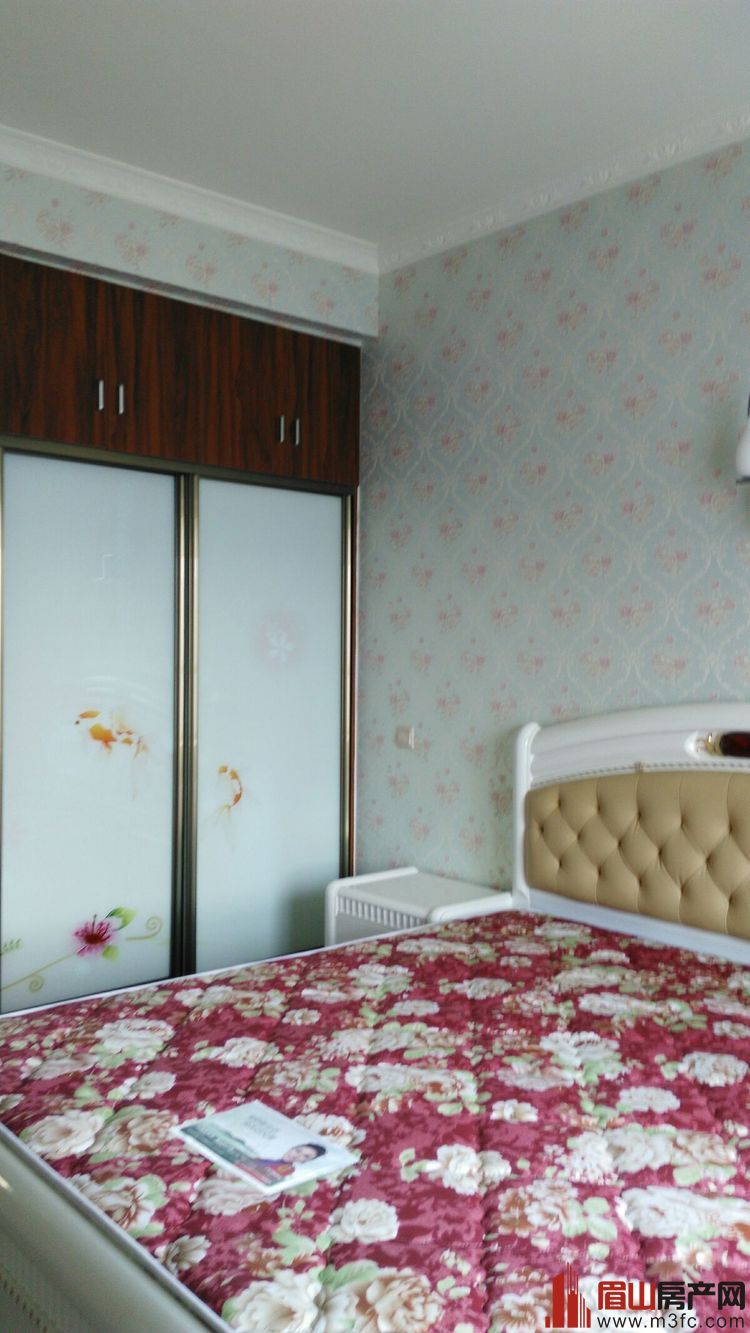 锦地上城22F 3/2 110㎡ 豪华装修 全套家具家电设施齐全 学区房 69.8万包证