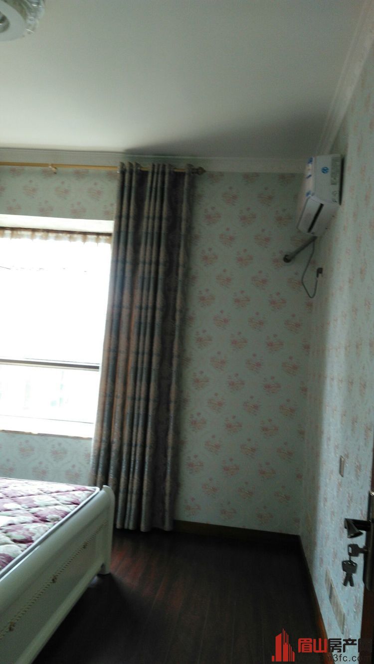 锦地上城22F 3/2 110㎡ 豪华装修 全套家具家电设施齐全 学区房 69.8万包证