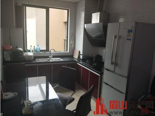 银鹏九龙豪府16楼 3室2厅2卫 92㎡