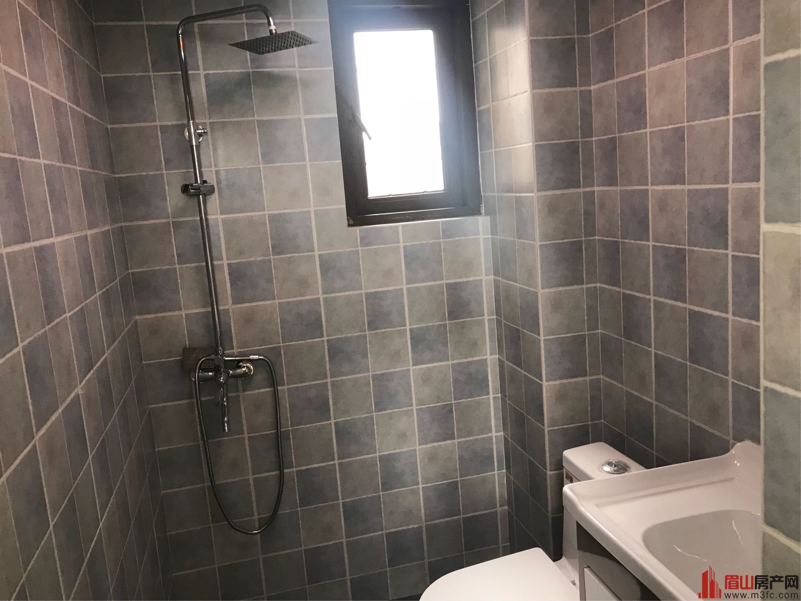 1519望江榭 14F 3/2/2户型 100㎡ 83.....................................................................................................................................................................................................