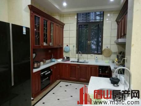 ʹݱ645Լ560ƽװ޻400򣬴յůݣͣ4̨     ˽һ԰200ƽؼɽ˫2ңԣ䣬˫ñ䣬鷿̨˸ס£ʽתʹ۴˷ۼ868