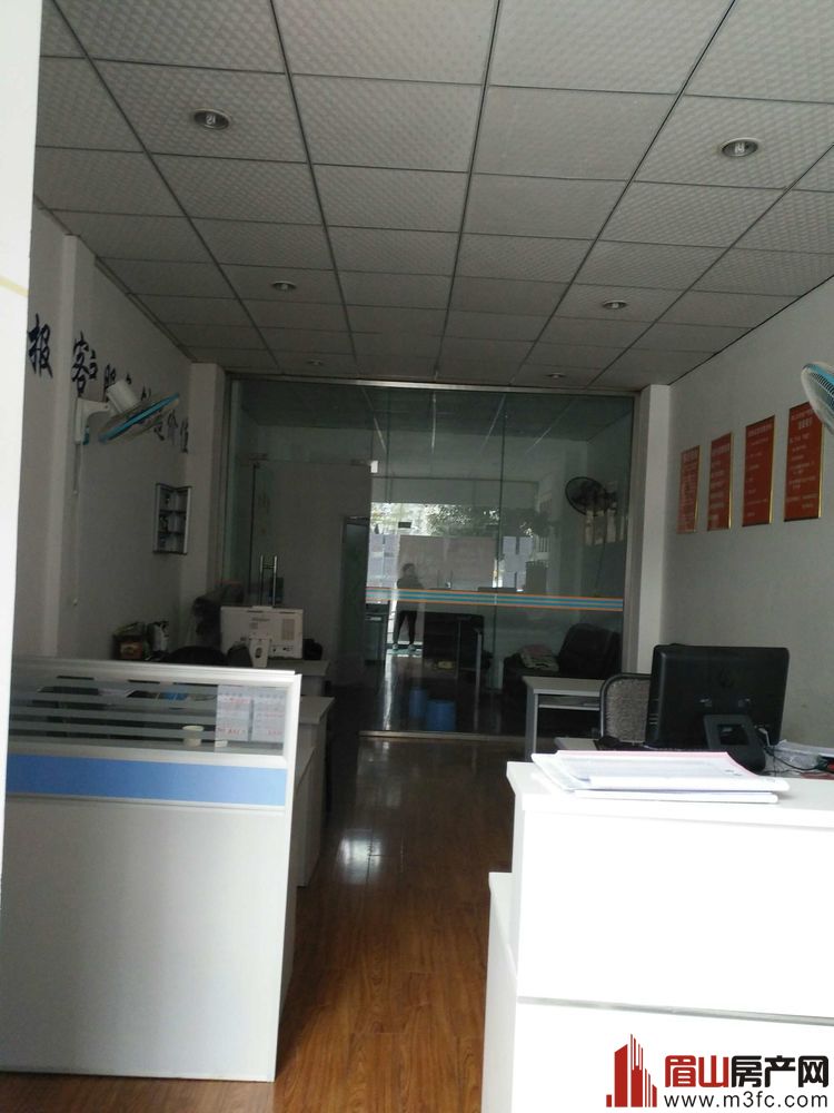 魅力城旁边外滩风景门口门市搬迁转租 1卫 60㎡