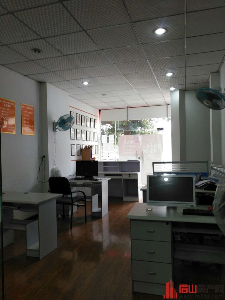 魅力城旁边外滩风景门口门市搬迁转租 1卫 60㎡