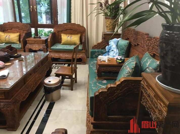 金府丽景 1期 4室3厅3卫 240㎡