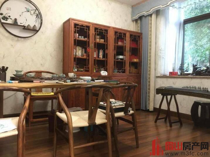 金府丽景 1期 4室3厅3卫 240㎡