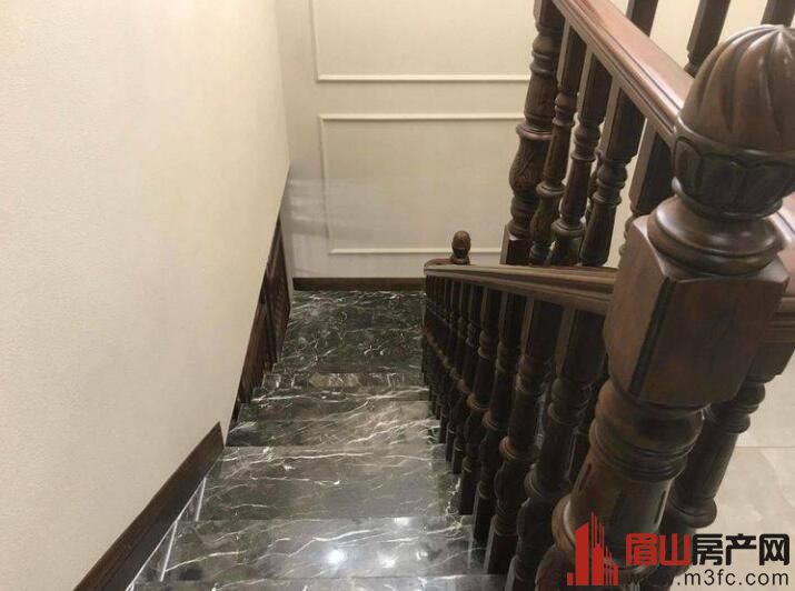 金府丽景 1期 4室3厅3卫 240㎡