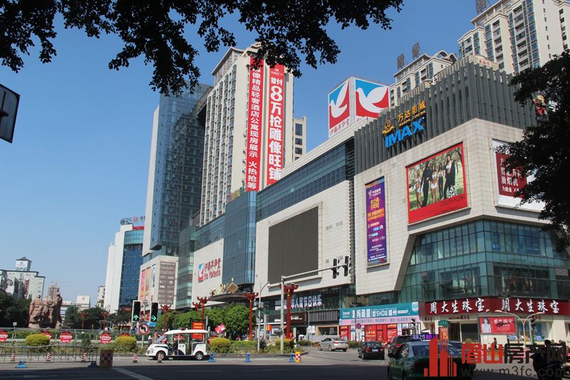 雕像国际广场实景拍摄