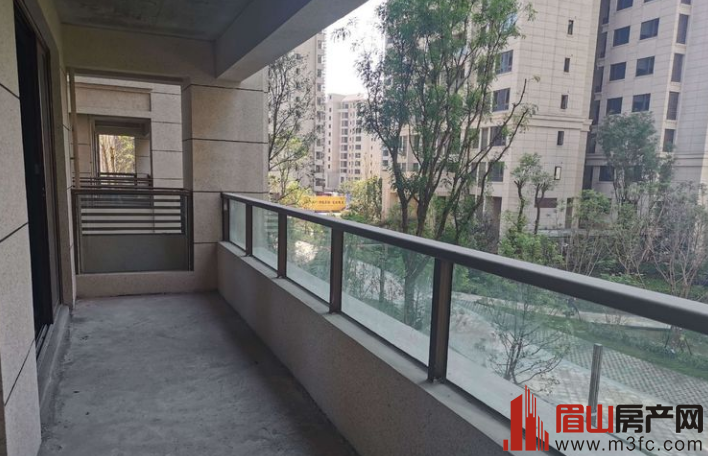 领地凯旋府 4室2厅2卫 136㎡