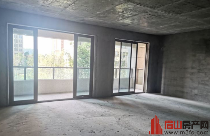 领地凯旋府 4室2厅2卫 136㎡