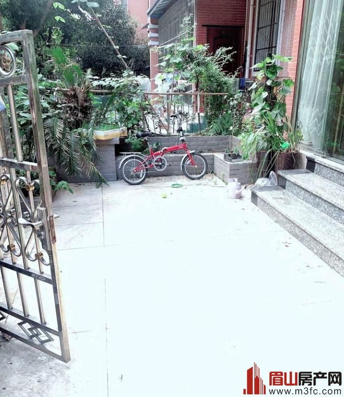 玫瑰园十三区 3室2厅2卫 139㎡