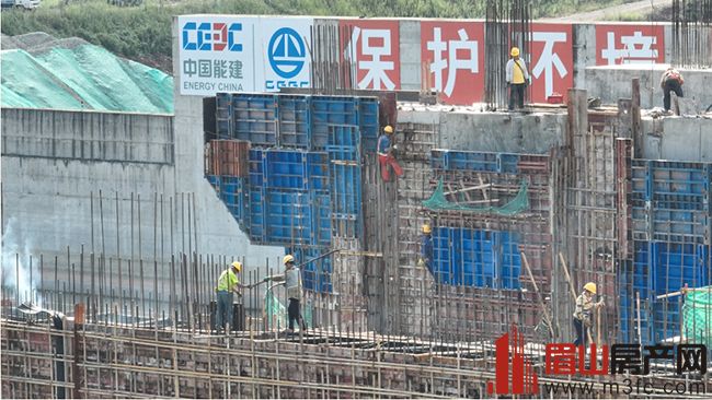 岷江彭山尖子山航电枢纽工程施工现场 岷江彭山尖子山航电枢纽工程施工现场